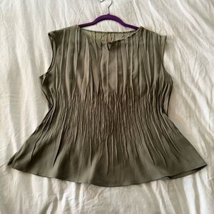 Babette silky sleeveless top Gray/Taupe/Green undertones. Size L Like New